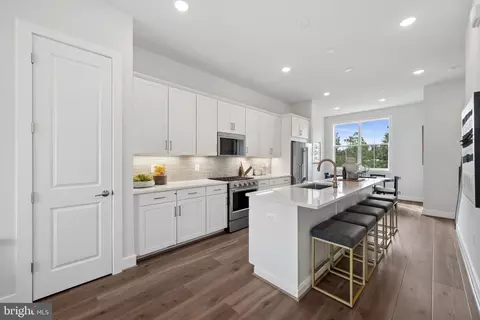 5963 Josiah Henson Pkwy, North Bethesda, MD 20852