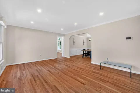 Living - 15001 Notley Rd, Silver Spring, MD 20905 photo 3 of 9