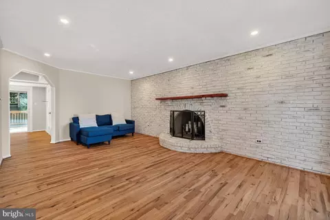 Living - 15001 Notley Rd, Silver Spring, MD 20905 photo 1 of 9