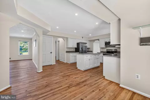 Entry Way - 15001 Notley Rd, Silver Spring, MD 20905 photo 2 of 2