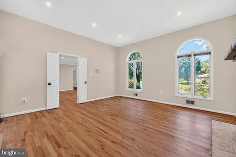 Living - 15001 Notley Rd, Silver Spring, MD 20905 photo 7 of 9