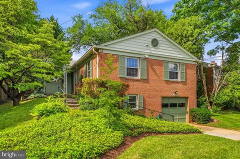 5605 Alta Vista Rd, Bethesda, MD 20817