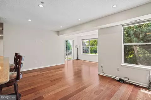 Living - 2602 Squaw Valley Ct #7-2, Silver Spring, MD 20906 photo 3 of 3