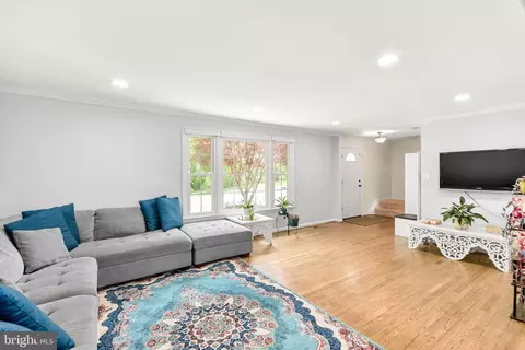 Other - 24604 Cutsail Dr, Damascus, MD 20872 photo 6 of 12