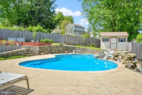 Exterior - 24604 Cutsail Dr, Damascus, MD 20872 photo 2 of 15
