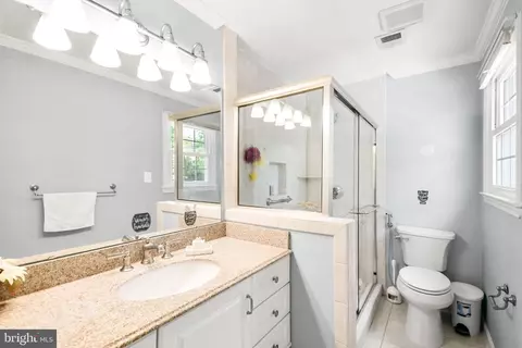 Bath - 24604 Cutsail Dr, Damascus, MD 20872 photo 5 of 6