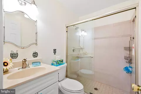 Bath - 24604 Cutsail Dr, Damascus, MD 20872 photo 6 of 6