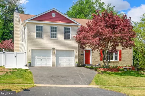 Exterior - 24604 Cutsail Dr, Damascus, MD 20872 photo 3 of 15