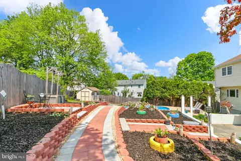 Exterior - 24604 Cutsail Dr, Damascus, MD 20872 photo 1 of 15