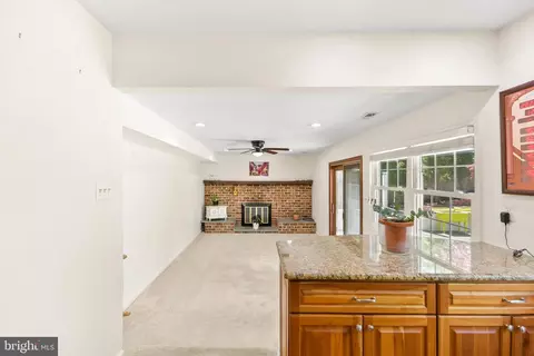 Living - 24604 Cutsail Dr, Damascus, MD 20872 photo 1 of 3