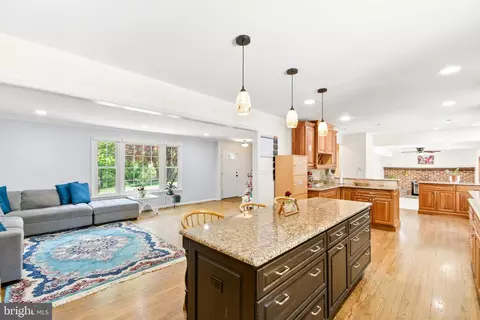 Other - 24604 Cutsail Dr, Damascus, MD 20872 photo 7 of 12