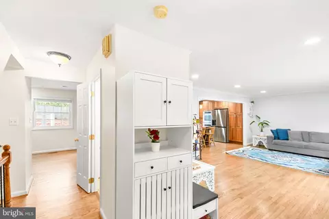 Entry Way - 24604 Cutsail Dr, Damascus, MD 20872 photo 2 of 4