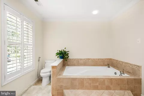 Bath - 24604 Cutsail Dr, Damascus, MD 20872 photo 4 of 6