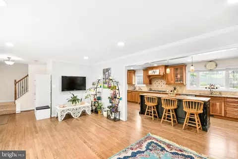 Other - 24604 Cutsail Dr, Damascus, MD 20872 photo 3 of 12
