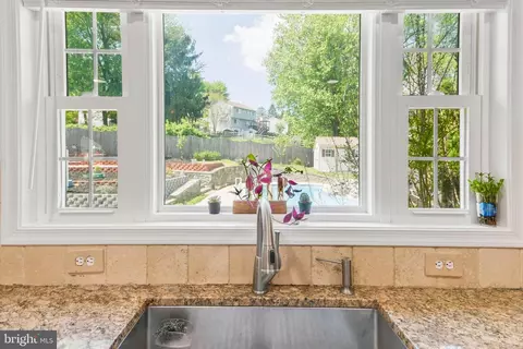 Kitchen - 24604 Cutsail Dr, Damascus, MD 20872 photo 3 of 7