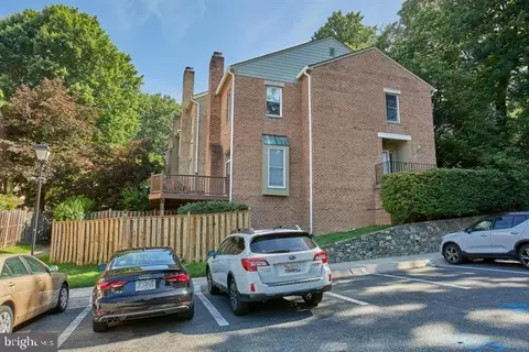 4836 Cloister Dr, Rockville, MD 20852