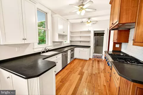 Kitchen - 18040 Barnesville Rd, Barnesville, MD 20838 photo 1 of 7