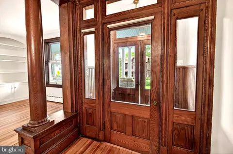 Entry Way - 18040 Barnesville Rd, Barnesville, MD 20838 photo 1 of 17