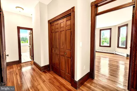 Entry Way - 18040 Barnesville Rd, Barnesville, MD 20838 photo 13 of 17