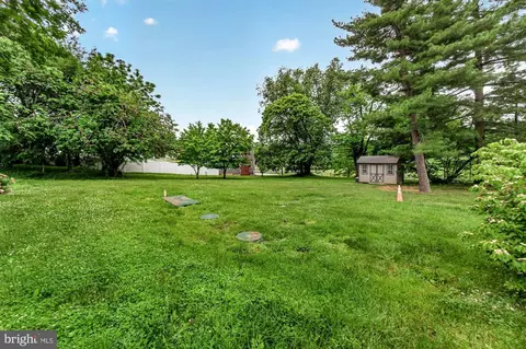 Exterior - 18040 Barnesville Rd, Barnesville, MD 20838 photo 15 of 27
