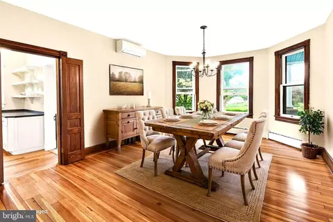 Dining - 18040 Barnesville Rd, Barnesville, MD 20838 photo 1 of 1