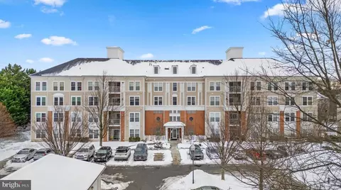 101 Watkins Pond Blvd #4-103, Rockville, MD 20850