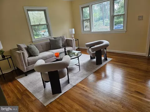 Living - 10407 Grandin Rd, Silver Spring, MD 20902 photo 3 of 3