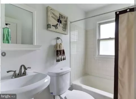Bath - 10407 Grandin Rd, Silver Spring, MD 20902 photo 2 of 2