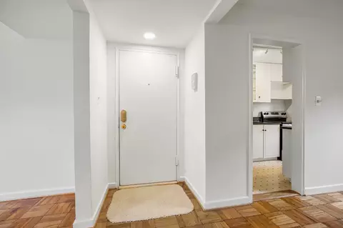 Entry Way - 2202 Colston Dr #102, Silver Spring, MD 20910 photo 2 of 4