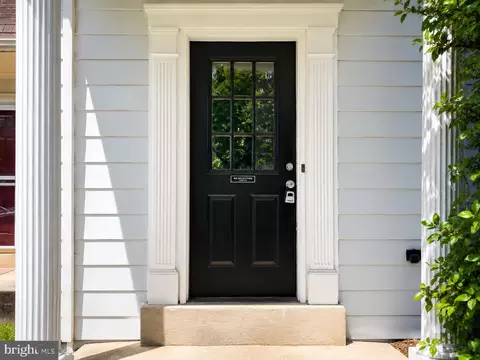 Entry Way - 626 Concerto Ln, Silver Spring, MD 20901 photo 1 of 14