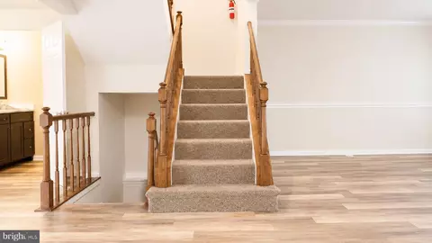 Entry Way - 626 Concerto Ln, Silver Spring, MD 20901 photo 7 of 14