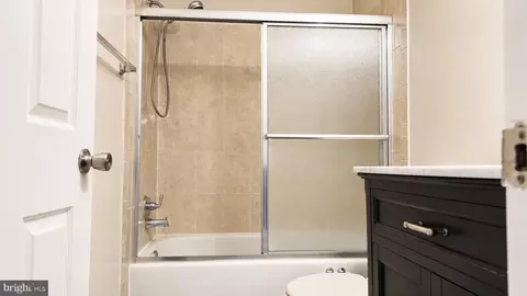 Bath - 626 Concerto Ln, Silver Spring, MD 20901 photo 3 of 4