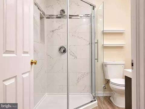 Bath - 626 Concerto Ln, Silver Spring, MD 20901 photo 4 of 4