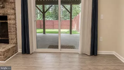 Living - 626 Concerto Ln, Silver Spring, MD 20901 photo 4 of 6