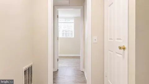 Entry Way - 626 Concerto Ln, Silver Spring, MD 20901 photo 13 of 14