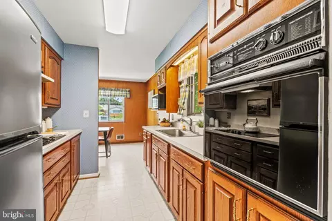 11105 Slye Ct, Silver Spring, MD 20902 photo 10