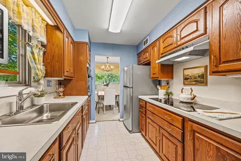11105 Slye Ct, Silver Spring, MD 20902 photo 14
