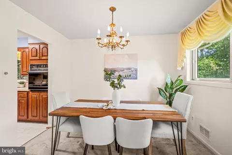11105 Slye Ct, Silver Spring, MD 20902 photo 9