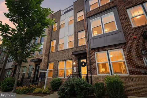 139 Dickenson Dr, Gaithersburg, MD 20878