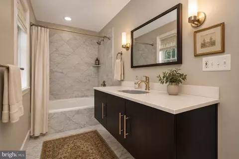 Bath - 1100 Notley Rd, Silver Spring, MD 20904 photo 2 of 4
