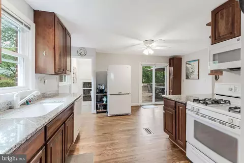 Kitchen - 110 Lynnmoor Dr, Silver Spring, MD 20901 photo 2 of 2