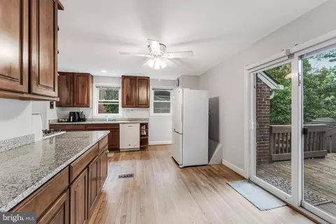 Entry Way - 110 Lynnmoor Dr, Silver Spring, MD 20901 photo 1 of 2