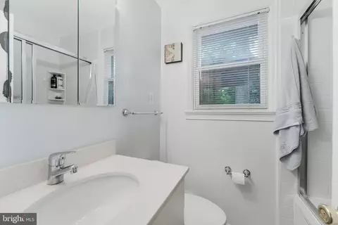 Bath - 110 Lynnmoor Dr, Silver Spring, MD 20901 photo 1 of 1