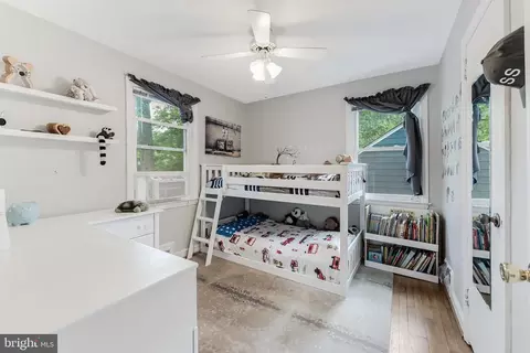Bedroom - 110 Lynnmoor Dr, Silver Spring, MD 20901 photo 2 of 2