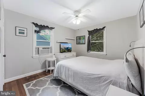 Bedroom - 110 Lynnmoor Dr, Silver Spring, MD 20901 photo 1 of 2