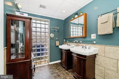 Bath - 11816 Selfridge Rd, Silver Spring, MD 20906 photo 1 of 4