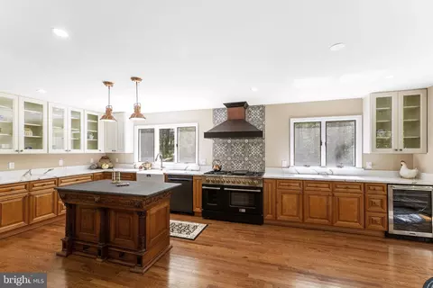 Kitchen - 16112 Barnesville Rd, Boyds, MD 20841 photo 1 of 7
