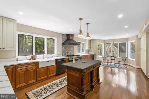 Kitchen - 16112 Barnesville Rd, Boyds, MD 20841 photo 3 of 7