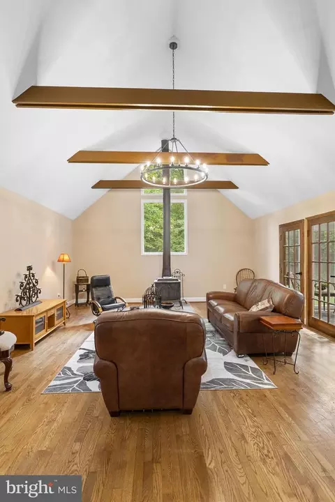 Living - 16112 Barnesville Rd, Boyds, MD 20841 photo 3 of 3