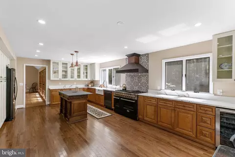 Kitchen - 16112 Barnesville Rd, Boyds, MD 20841 photo 2 of 7